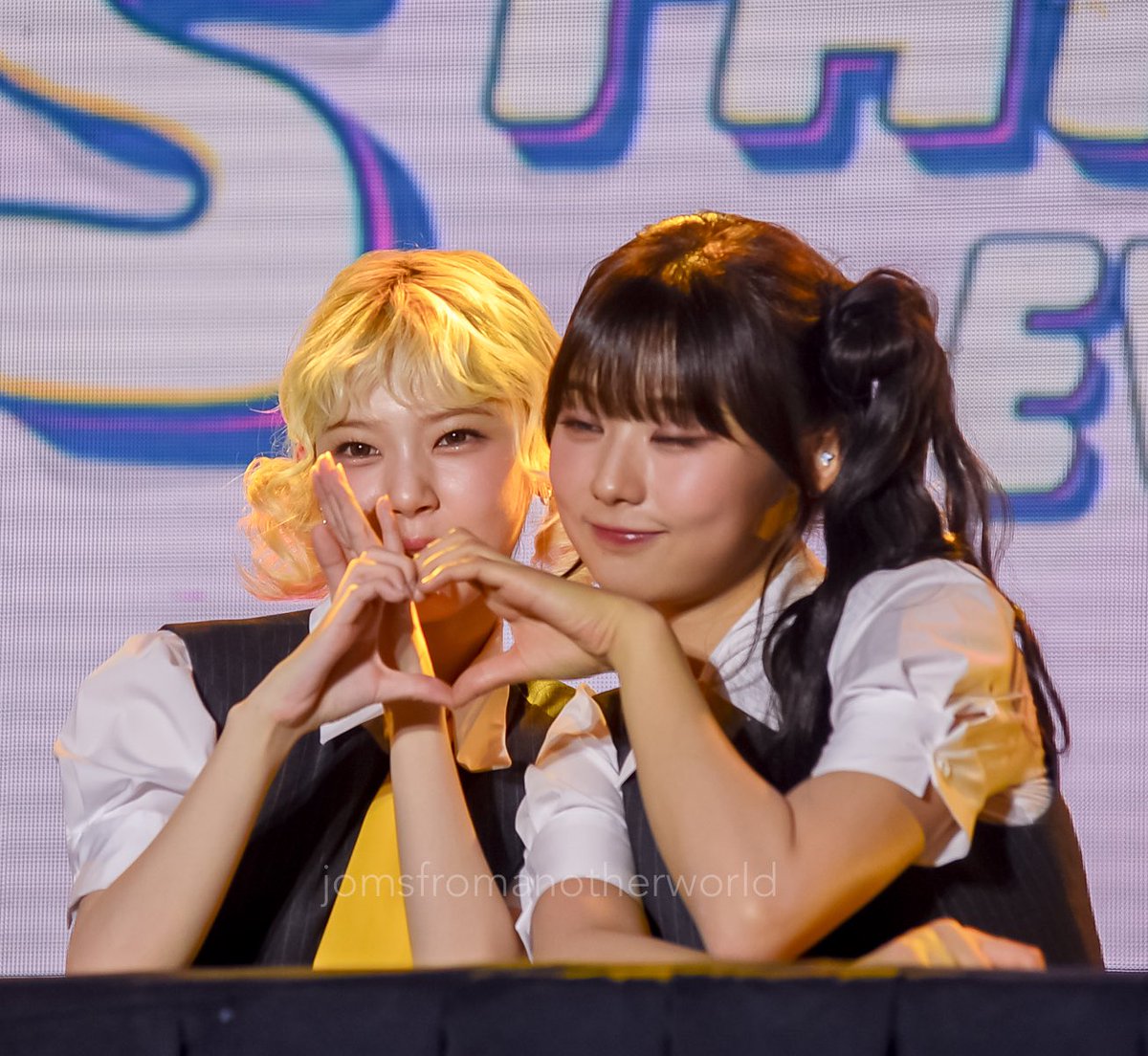 jmsfrmnthrwrld's tweet photo. Kotoko as a serial heartbreaker💔❤️🩹
Unis Fan Signing Event
250810
#UNIS #UNISinMANILA #UNISatRobinsonsMagnolia #RobinsonsMagnolia #hyeonju #jinhyeonju #juju #kotoko #kochan https://t.co/LapUh73YTe