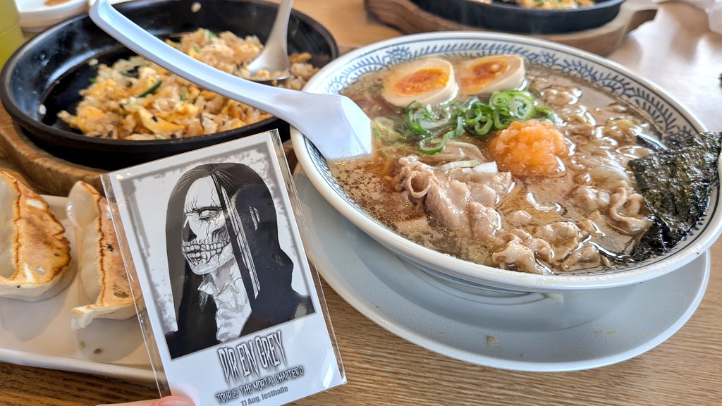 eriiize88's tweet photo. DIR EN GREY高松楽しかった💛
子どもの頃に好きだった曲も、今聴くと感じ方が全く違って色褪せないどころかむしろ新鮮。本当に凄いバンド。 https://t.co/LtpNz04k9u