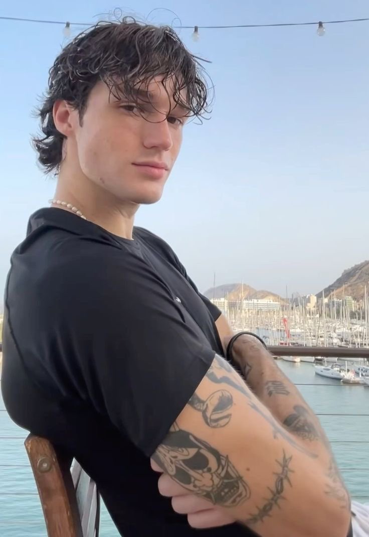 Les prometí updates de escritura, así que aquí estoy viviendo la experiencia. Tenemos un protagonista fanático de la Carrot Cake 🥕🍰 #ProyectoLondon