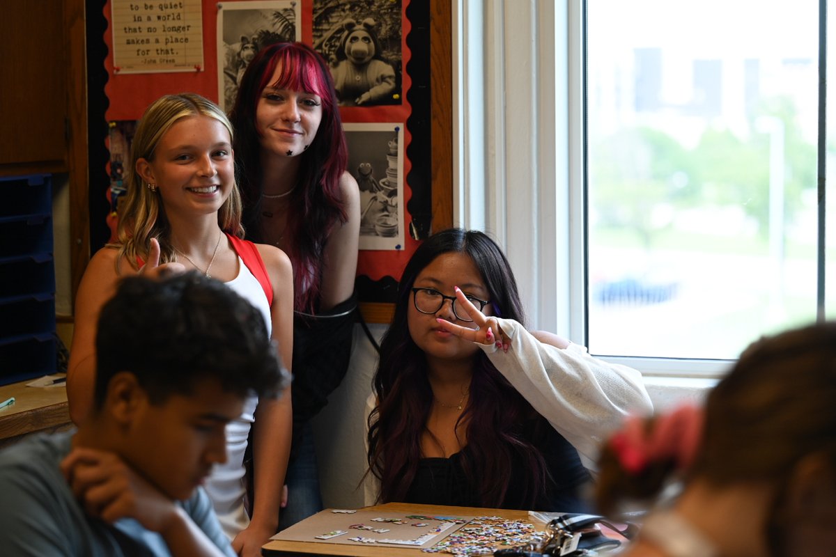 LHSLinks's tweet image. Welcome back, Links! The hallways and classrooms at LHS are alive with connection and learning already on day one! #GoLinks #FirstWeekLPS