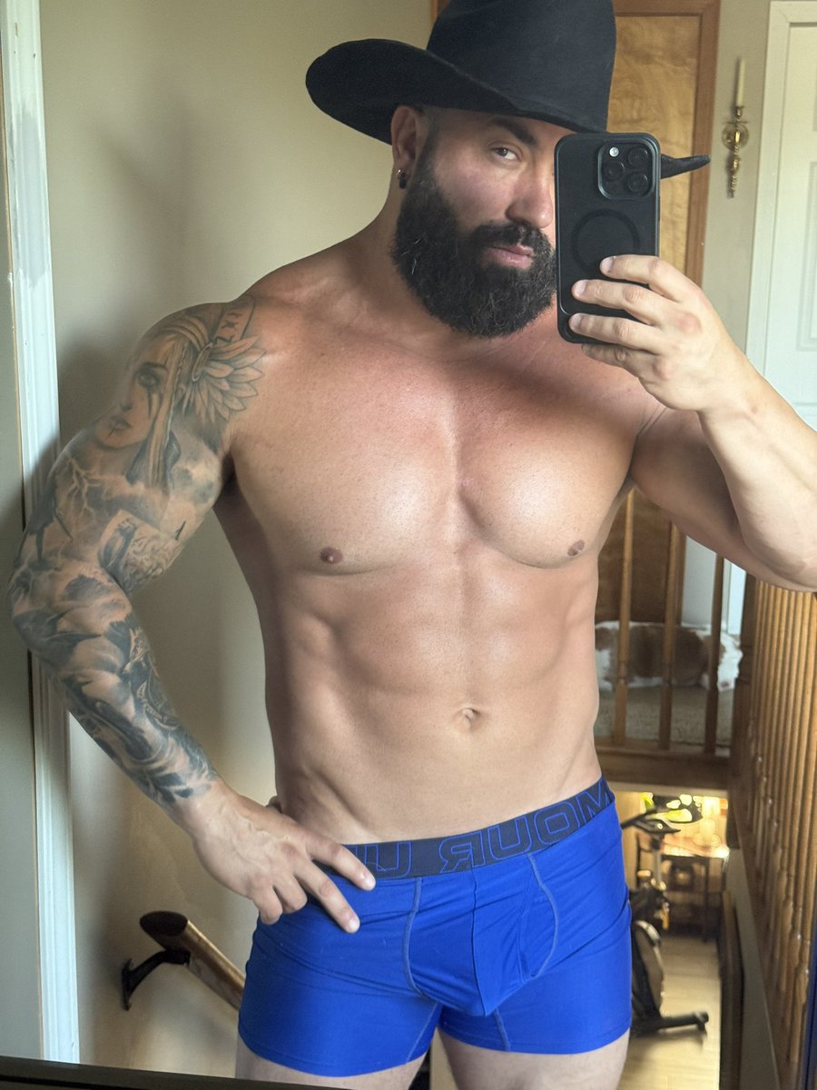 An_tonyMichael's tweet photo. Yeehawww #cowboy #FitnessGoals https://t.co/pH2v7141nm