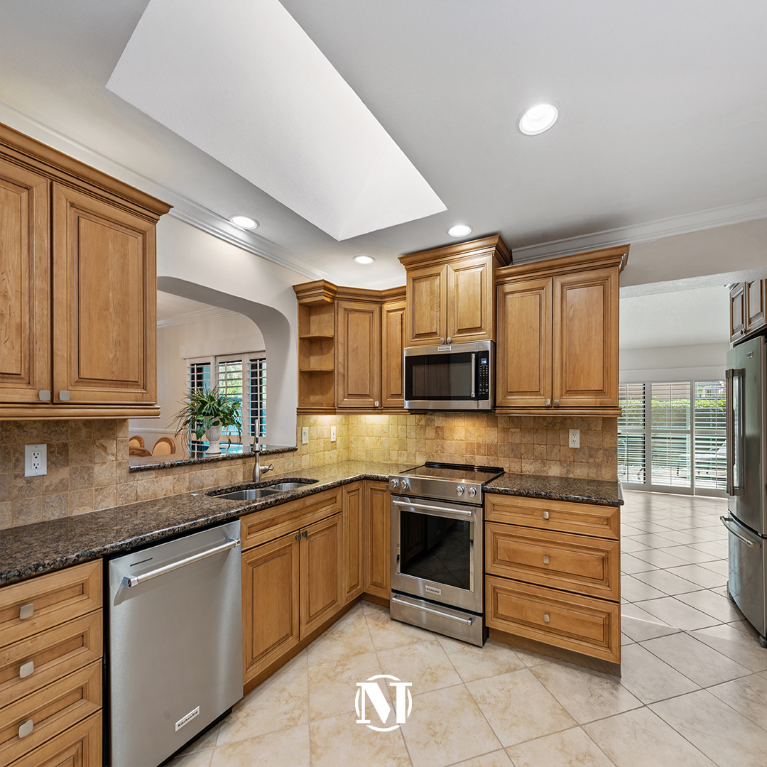 MichelleThomasT's tweet photo. Newly Listed:
4980 Napoli Dr #NaplesFL
3 Bed | 3 Bath | 1,896 Sq Ft
Offered at $745,000
View Listing: https://t.co/G6aGHrBM5x
Michelle Thomas
239.429.0727
michelle@michellethomasteam.com
#michellethomasteam #sothebysrealty #westlake #naplesfl #swflliving #swflhomes https://t.co/bw7SWsQzsS