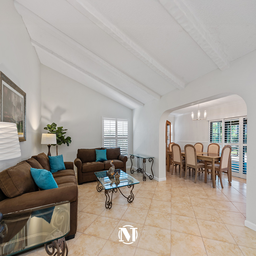MichelleThomasT's tweet photo. Newly Listed:
4980 Napoli Dr #NaplesFL
3 Bed | 3 Bath | 1,896 Sq Ft
Offered at $745,000
View Listing: https://t.co/G6aGHrBM5x
Michelle Thomas
239.429.0727
michelle@michellethomasteam.com
#michellethomasteam #sothebysrealty #westlake #naplesfl #swflliving #swflhomes https://t.co/bw7SWsQzsS