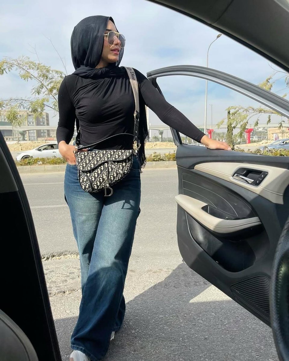 esraazoh's tweet photo. الجيم باين؟🙈 https://t.co/N7OFBbvlG7