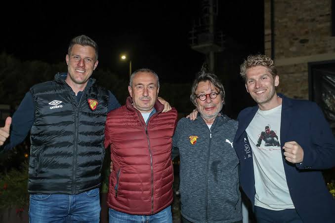 ''Transfer süreci nasıl yönetilir?'' dersi verdi Sport Republic tüm Türkiye'ye. Öncelikle Romulo'ya hayırlı olmasını temenni ediyor, Göztepe'ye her kuruşunun fayda sağlamasını diliyorum.

Rasmus Ankersen ve Ivan Mance süreci sakinlik ve kendinden emin bir şekilde yönettiler.