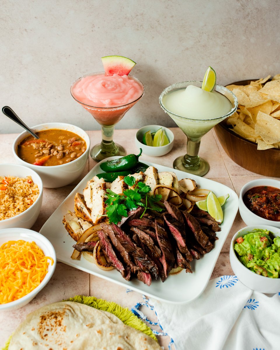 PappasitosTXMEX's tweet image. For the weeknights when all you need is a margarita and to not have to do dishes, we've got you. 

Family Fajita Packs come hot, ready to serve, and disappear fast.

Order to-go at bit.ly/46vfUvh #WeeknightsMadeEasy #Pappasitos #LegendaryTexMex