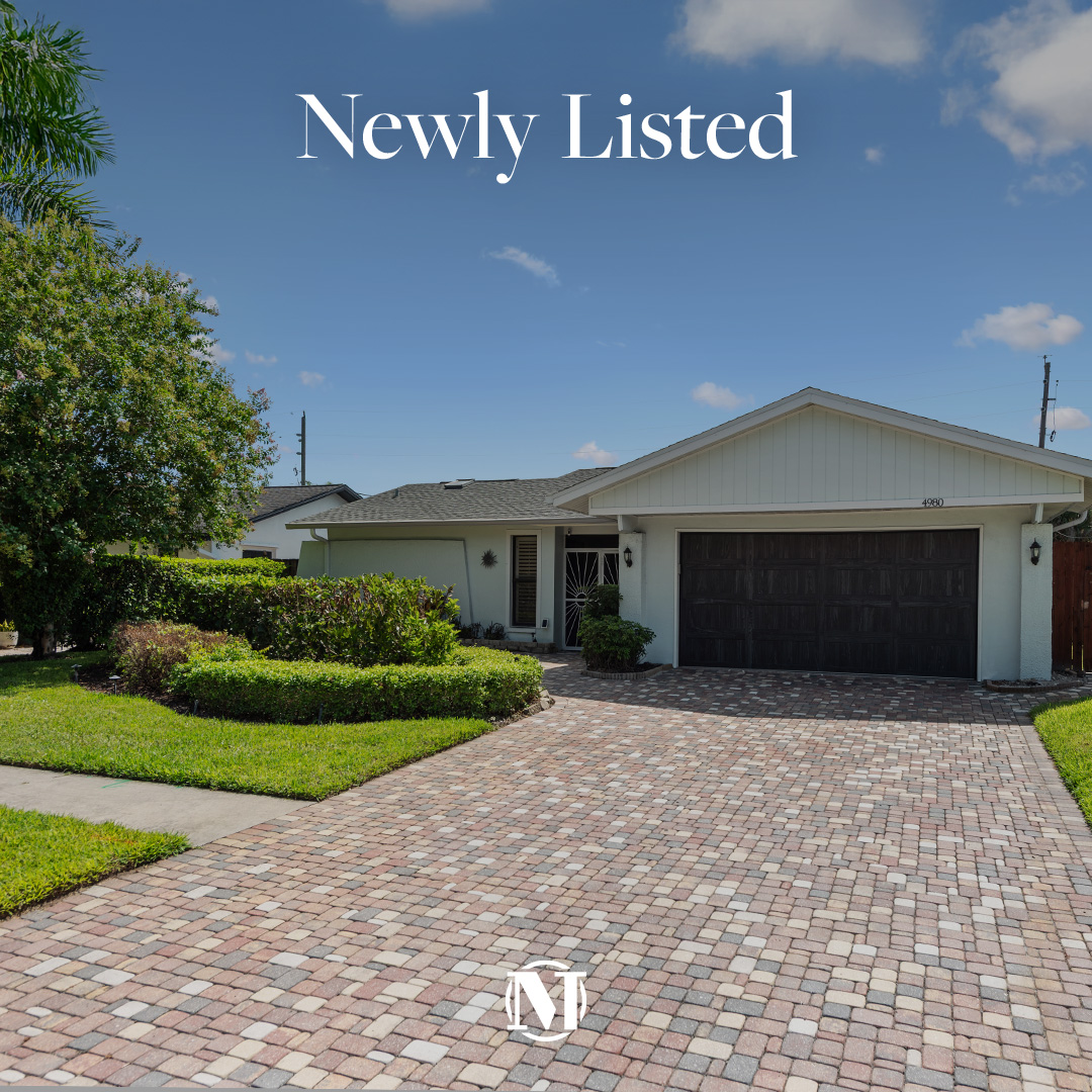 MichelleThomasT's tweet photo. Newly Listed:
4980 Napoli Dr #NaplesFL
3 Bed | 3 Bath | 1,896 Sq Ft
Offered at $745,000
View Listing: https://t.co/G6aGHrBM5x
Michelle Thomas
239.429.0727
michelle@michellethomasteam.com
#michellethomasteam #sothebysrealty #westlake #naplesfl #swflliving #swflhomes https://t.co/bw7SWsQzsS