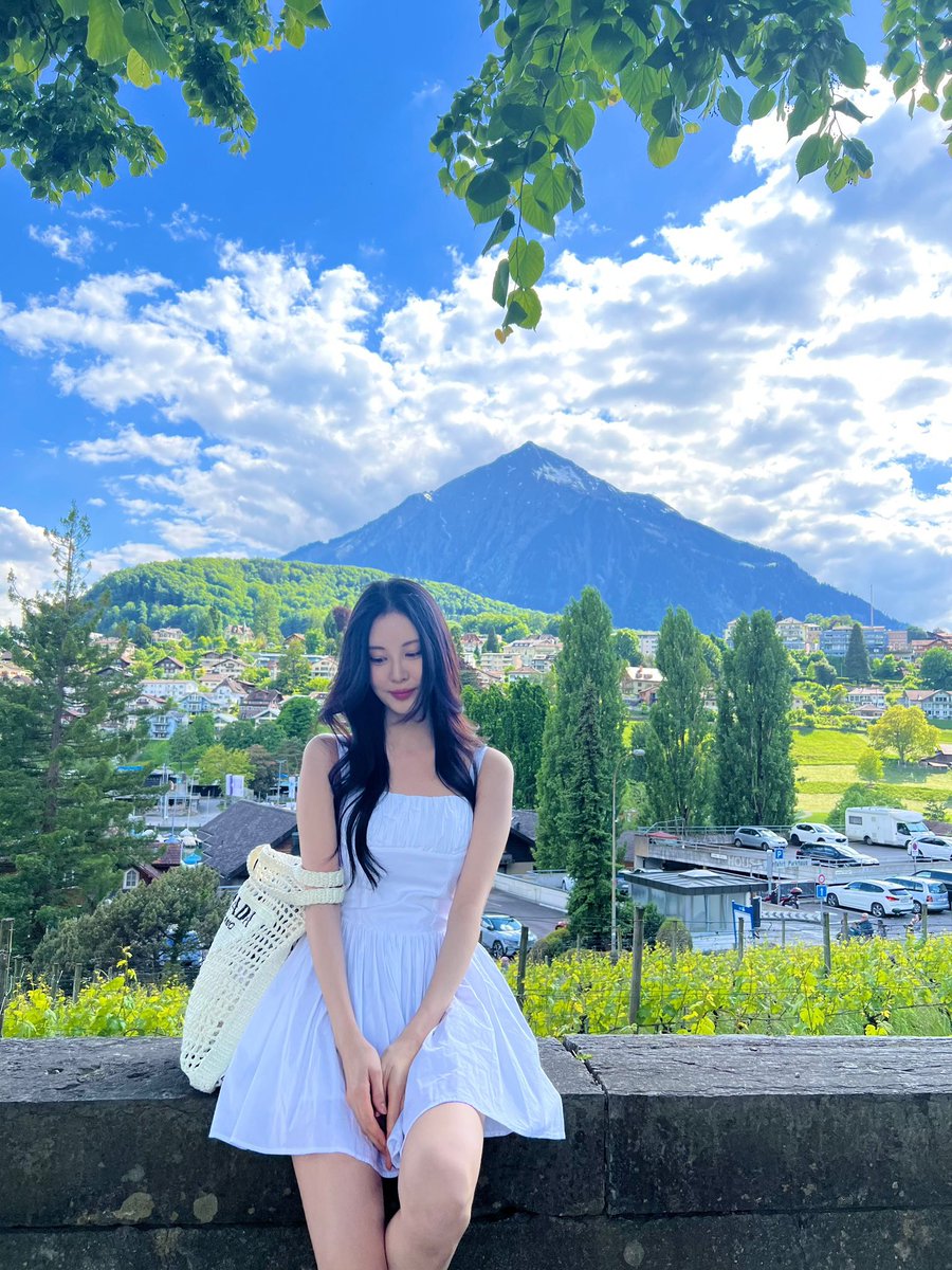 this photo is so pretty 🏔️🌿