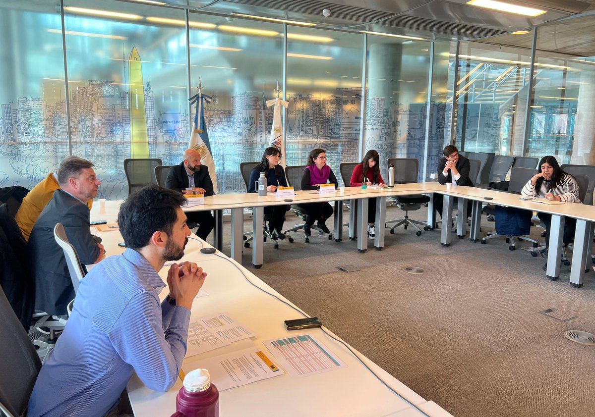 BAGobAbierto's tweet photo. 🗣️ Hoy, con @DialogandoBA, realizamos otro encuentro con representantes del sector privado para presentar el Foro de Gobierno Abierto (FOGA) y las distintas formas de acceder a la información pública

🤝 Seguimos trabajando para consolidar una red colaborativa de #gobiernoabierto https://t.co/btSm0ci0Z6