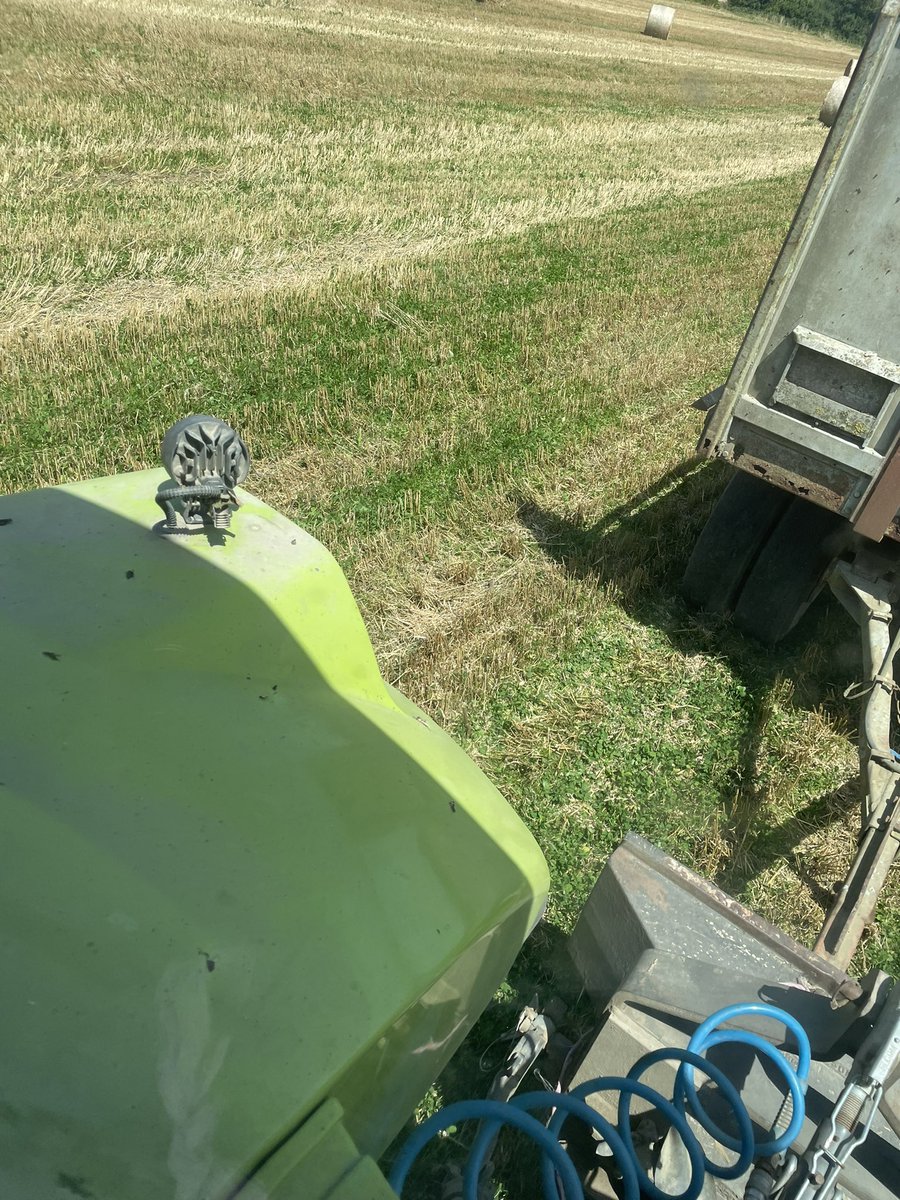 À la moisson, couvert en place, fourrage disponible