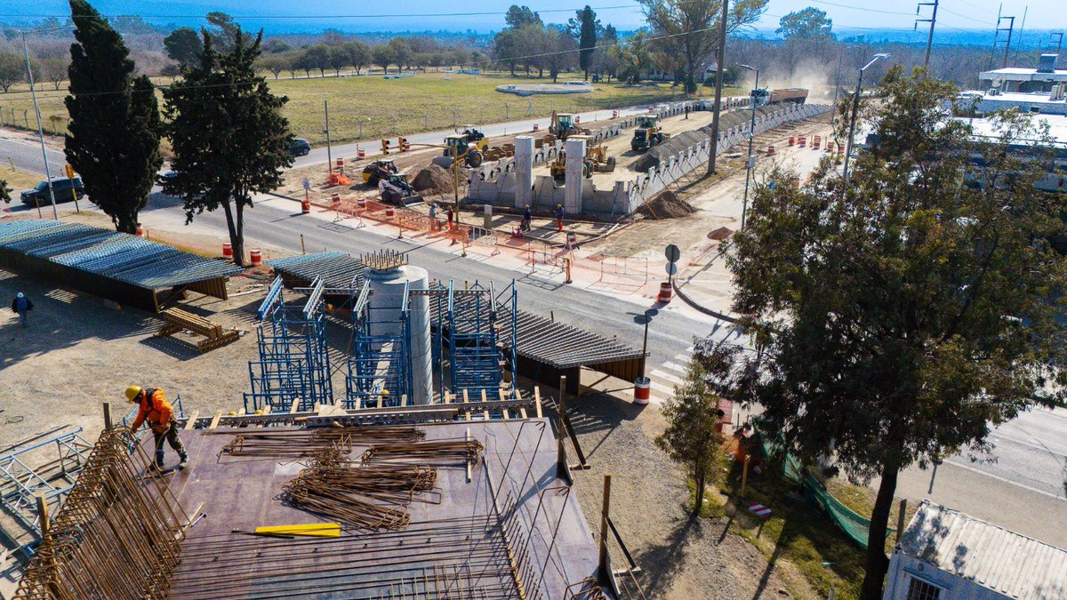 La infraestructura es la madre del progreso. Por eso, en #Córdoba ratificamos nuestro compromiso de seguir impulsando obras que fortalezcan el desarrollo. La construcción del altonivel en la salida de #ValleEscondido, en #CórdobaCapital, ya alcanza un avance del 55%.

Esta obra
