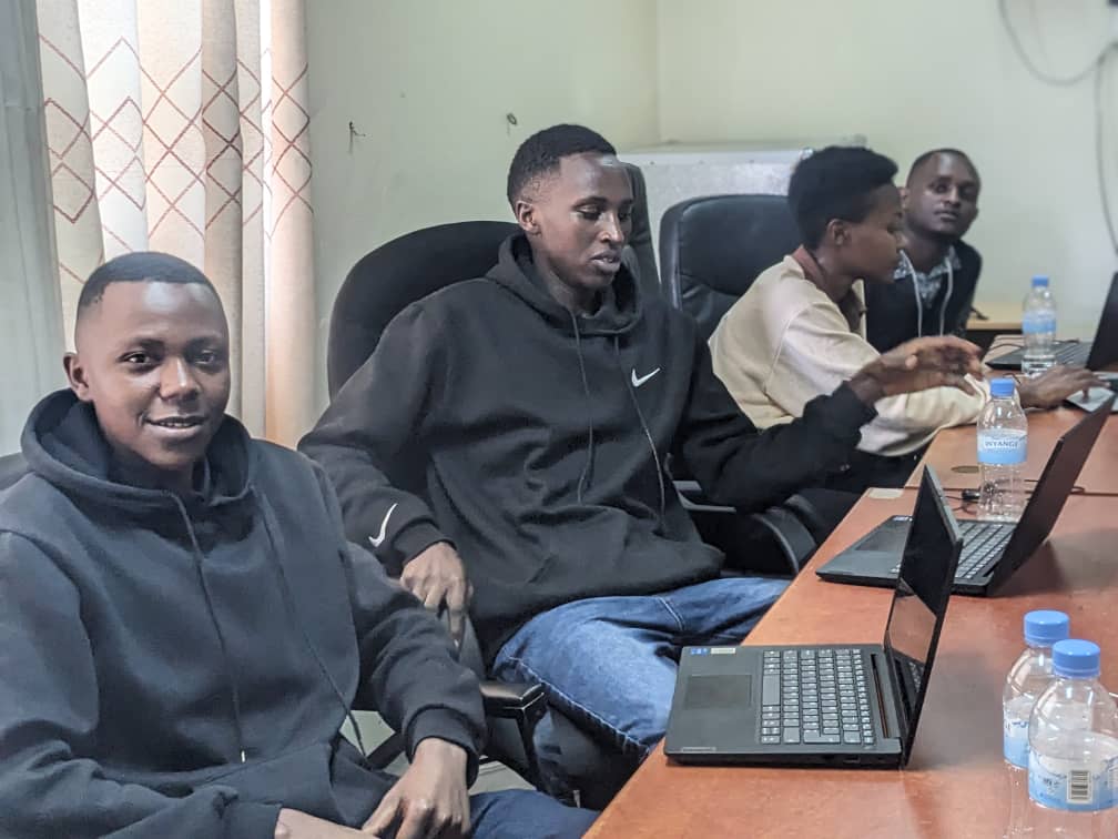 i_freshtech's tweet photo. 🌱 Greenov Africa Ltd, a youth led team bringing innovation to small scale farmers!   We recently pitched our solution in the @EforA_Coalition's Accelerator program.  Follow us to see how we're transforming agriculture! https://t.co/pFz3SK4tyv