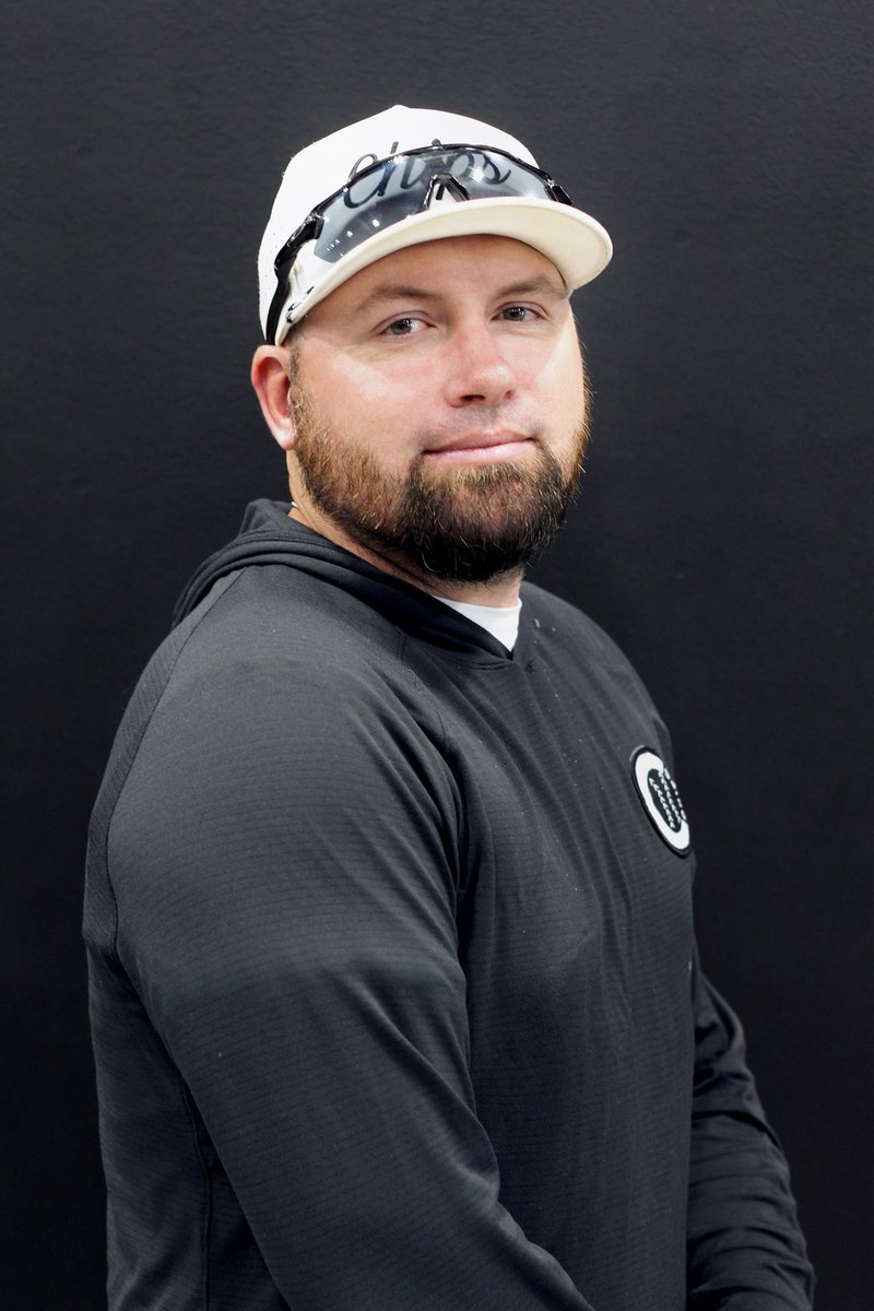 Coach Spotlight - Kirk Clark

Kirk Clark joined Chips as the Director of Pitching following a highly successful coaching and playing career. Clark coached three All-Americans and consistently maintained academic excellence.

Book with Kirk 𝑻𝑶𝑫𝑨𝒀 chipsiowa.com/des-moines/des…