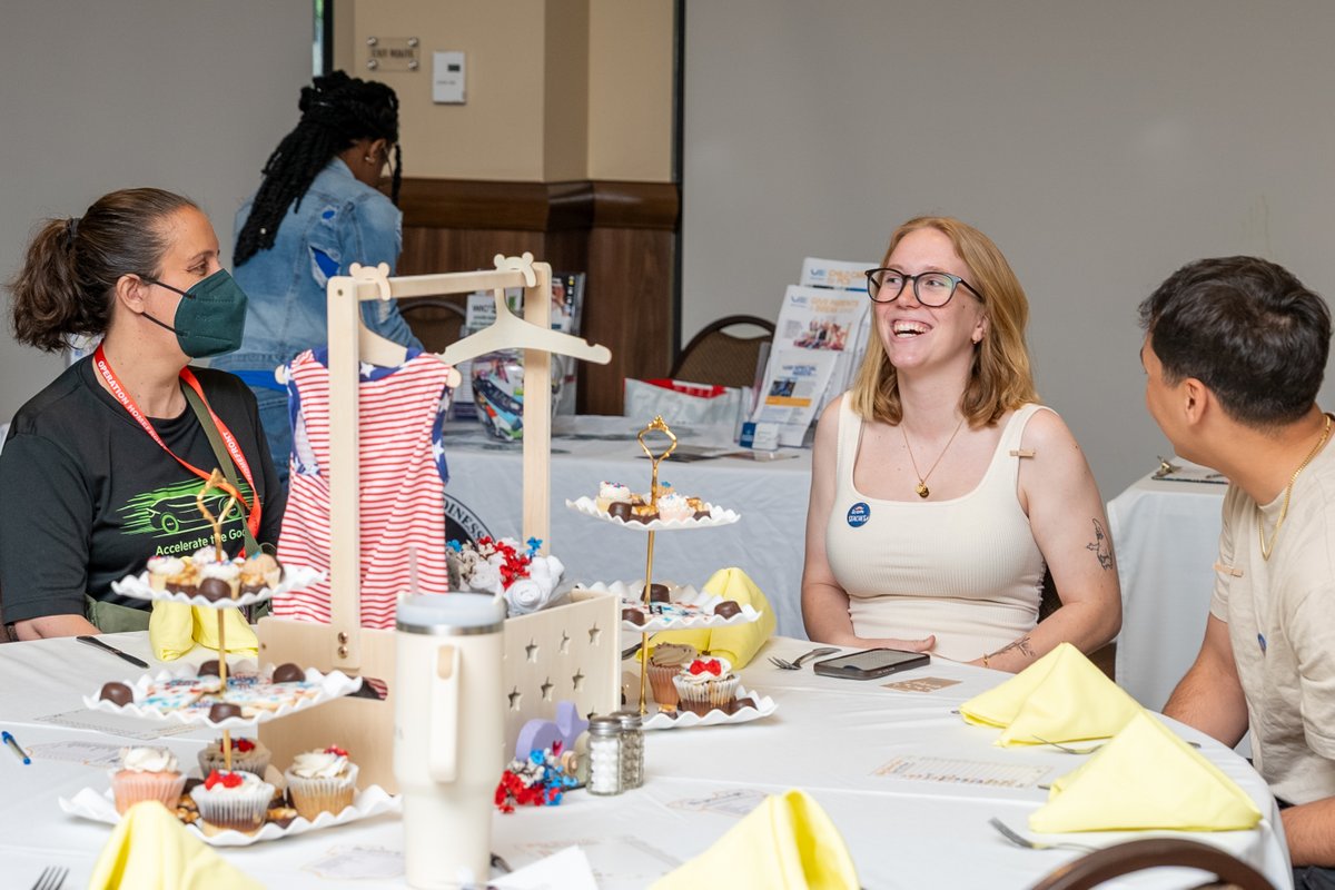Op_Homefront's tweet image. Joy, smiles &amp;amp; support filled our Star-Spangled Babies® Shower in Santa Ana, CA! Expecting military parents connected with their community, got key baby supplies &amp;amp; had a blast. Huge thanks to @Kia for spreading extra cheer! 👶🤍

#MilitaryFamilies #CommunitySupport