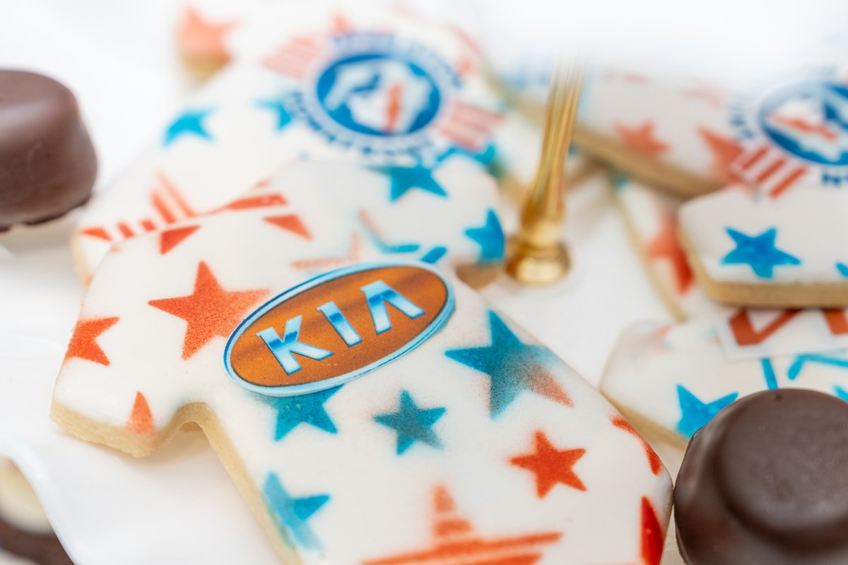 Op_Homefront's tweet image. Joy, smiles &amp;amp; support filled our Star-Spangled Babies® Shower in Santa Ana, CA! Expecting military parents connected with their community, got key baby supplies &amp;amp; had a blast. Huge thanks to @Kia for spreading extra cheer! 👶🤍

#MilitaryFamilies #CommunitySupport