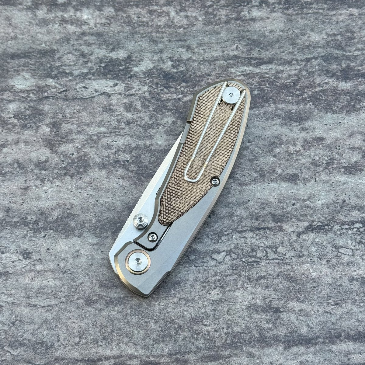 kapuga_pl's tweet photo. Bestech Lito BT2307B by Ostap Hel | Satin M390 Grey Titanium &amp; Natural Canvas Micarta Inlays
https://t.co/NC8zAlaBjq https://t.co/aqVglo50GB