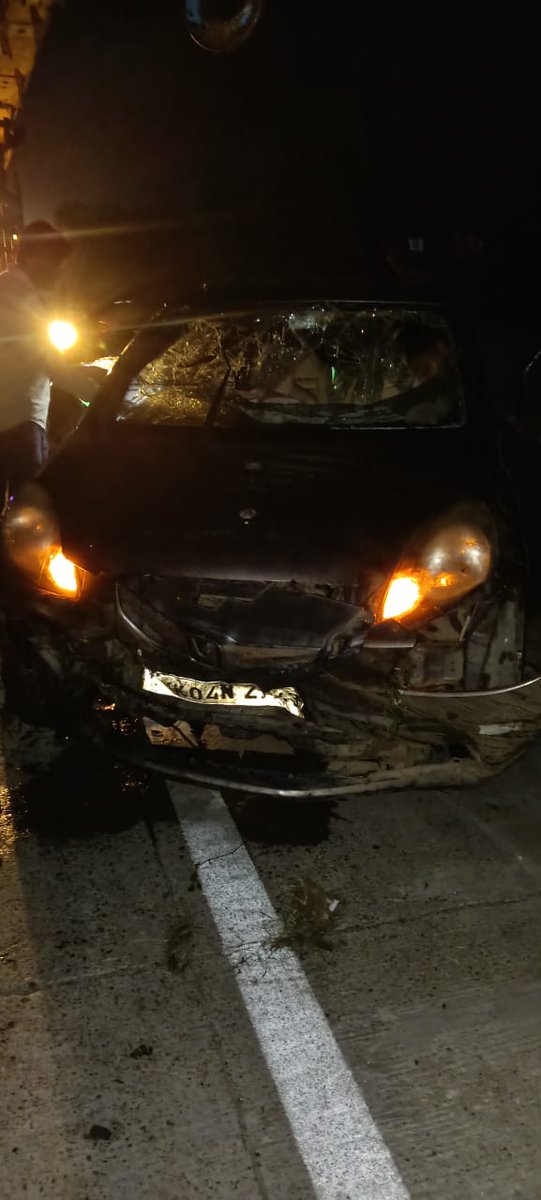 Sanjeevbhatt198's tweet photo. 7 Aug 2025, 9:30 pm – NH-344 near Lakhnour toll.
My 2012 Honda Brio, with 4 other psngrs inside, plunged 40 ft from a bridge.
The car was destroyed… but not a single bruise on anyone. 🙏

13 years old, yet airbags opened in time, steering collapsed as designed.
@HondaCarIndia https://t.co/e7RC0JWoFV