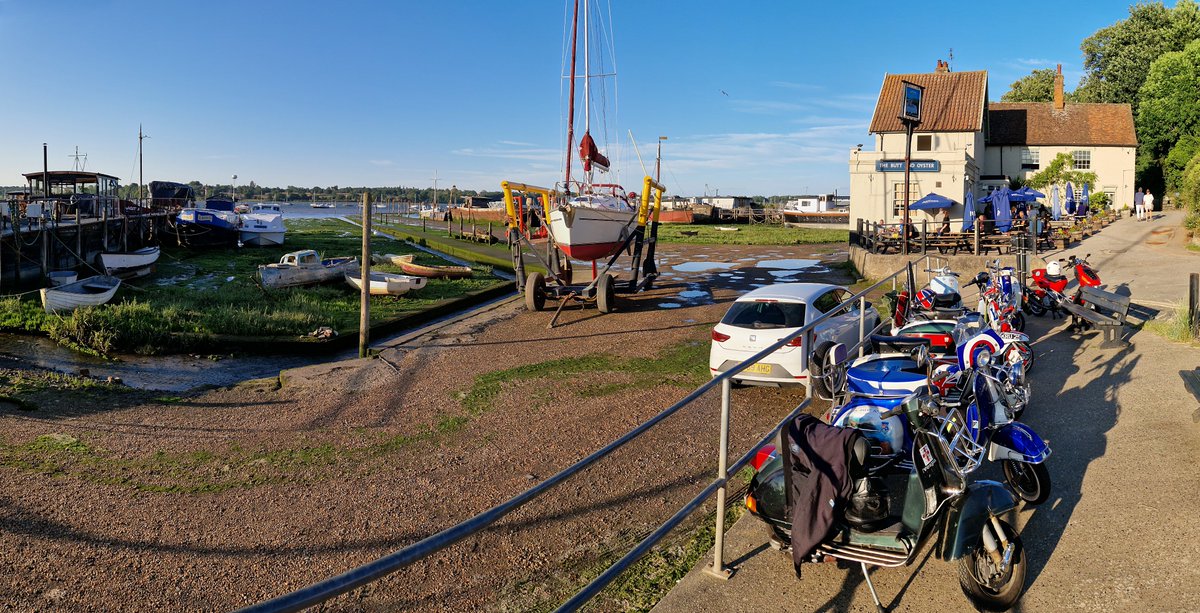 RobRambler214's tweet image. The fab #PinMill 😎 @debeninns #ButtandOyster #Suffolk #VisitSuffolk #SuffolkCoast #HiddenukGems #RiverOrwell #Boats #PhotosofBritain #CoastalLife #Summertime #HappyDays #Waterside #Coastal #VisitBritain #LoveGreatBritain #YourBritain #VisitEngland #England #WeLoveEngland