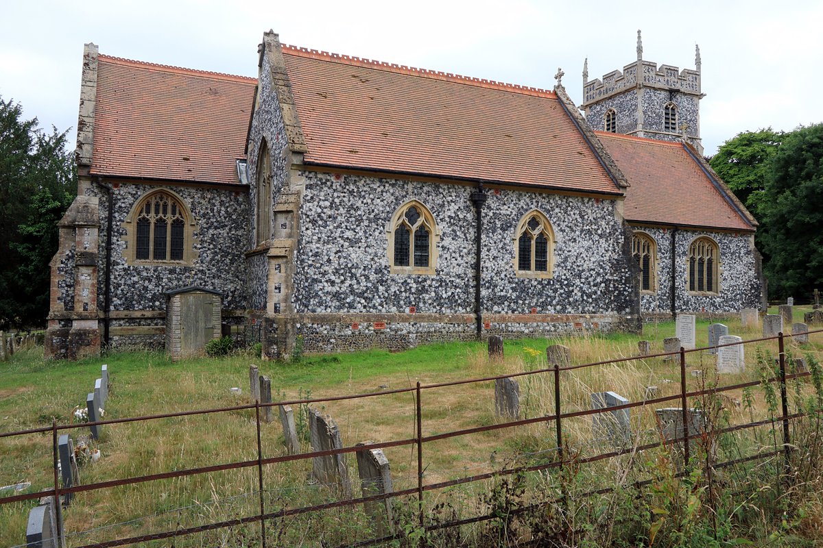 RobRambler214's tweet image. The fab #PinMill ❤️ 🚶 through 🌳 by the #RiverOrwell ⛵ heading to #FrestonTower via #Woolverstone &amp;amp; St Michael's #Church then back to #Chelmondiston #Suffolk #VisitSuffolk #Boats #PhotosofBritain #Summertime #Countryside #VisitBritain #YourBritain #VisitEngland #England