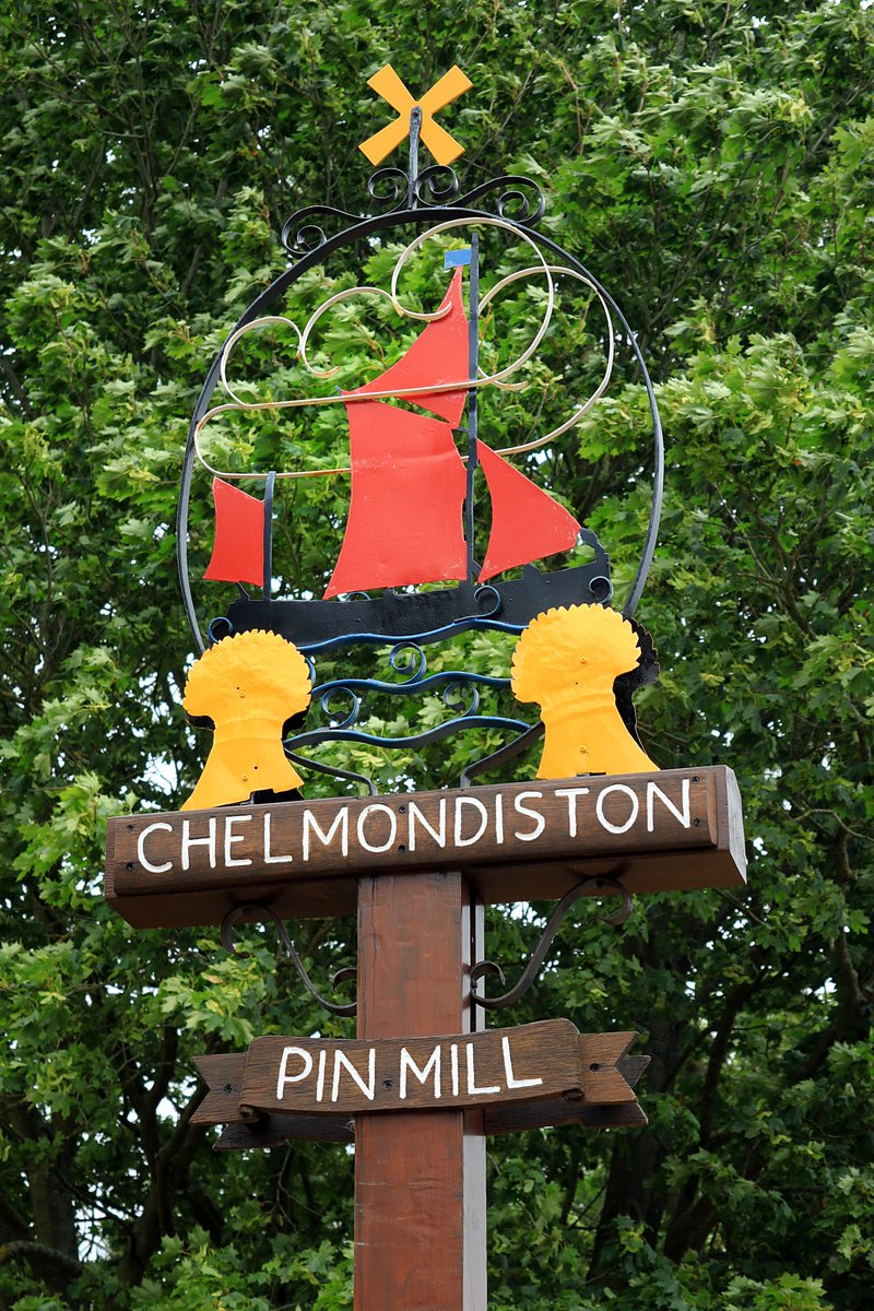 RobRambler214's tweet image. The fab #PinMill ❤️ 🚶 through 🌳 by the #RiverOrwell ⛵ heading to #FrestonTower via #Woolverstone &amp;amp; St Michael's #Church then back to #Chelmondiston #Suffolk #VisitSuffolk #Boats #PhotosofBritain #Summertime #Countryside #VisitBritain #YourBritain #VisitEngland #England