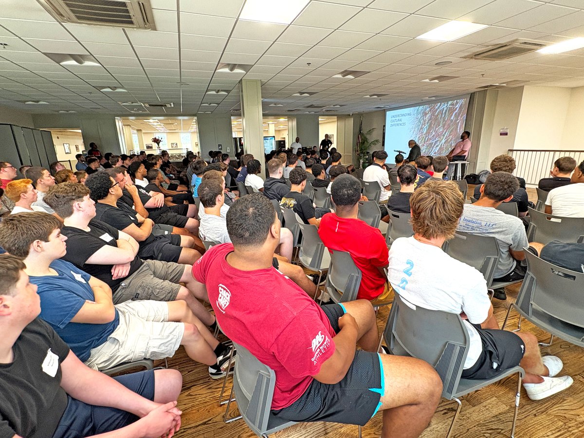 Day 1 of First Year Experience (FYE) ✅ The freshman class came together to explore and reflect on what it means to live out Williamson’s core values. It was a day of connection, team building, and growth, introducing the Class of 2W8 to their first year at Williamson!