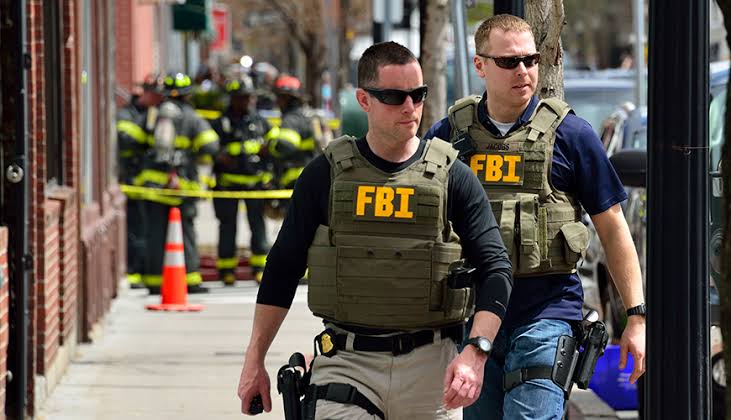 The most cancelled man in 2025 is not Kanye West or Diddy.

It's a 36-year-old American developer who currently faces 45 years in prison.

He was arrested by the FBI in front of his 3-year-old daughter.

Not for fraud. Not for theft.

But simply for writing code🧵