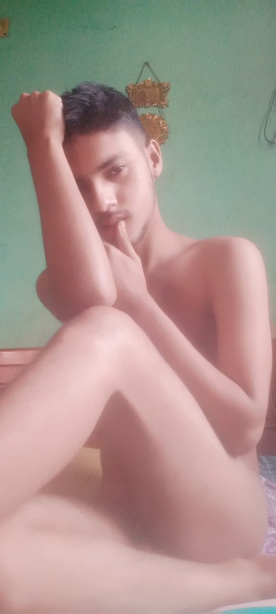 Katya uchta yigit tomonidan sikildi