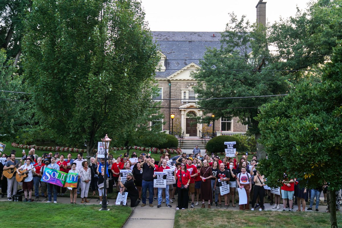 Newspaper Guild of Pittsburgh 🗞 (@pghguild) on Twitter photo We went to <a href="/PittsburghPG/">Pittsburgh Post-Gazette</a> publisher John Block’s house yesterday and we were NOT alone. The Block Communications Inc. co-owner, who’s on the record wanting to fire his own lawyers, however, chose to hide from his workers, Pittsburgh & our <a href="/CWAUnion/">CWA</a> family.
unionprogress.com/2025/08/13/fel… We went to <a href="/PittsburghPG/">Pittsburgh Post-Gazette</a> publisher John Block’s house yesterday and we were NOT alone. The Block Communications Inc. co-owner, who’s on the record wanting to fire his own lawyers, however, chose to hide from his workers, Pittsburgh & our <a href="/CWAUnion/">CWA</a> family.
unionprogress.com/2025/08/13/fel…