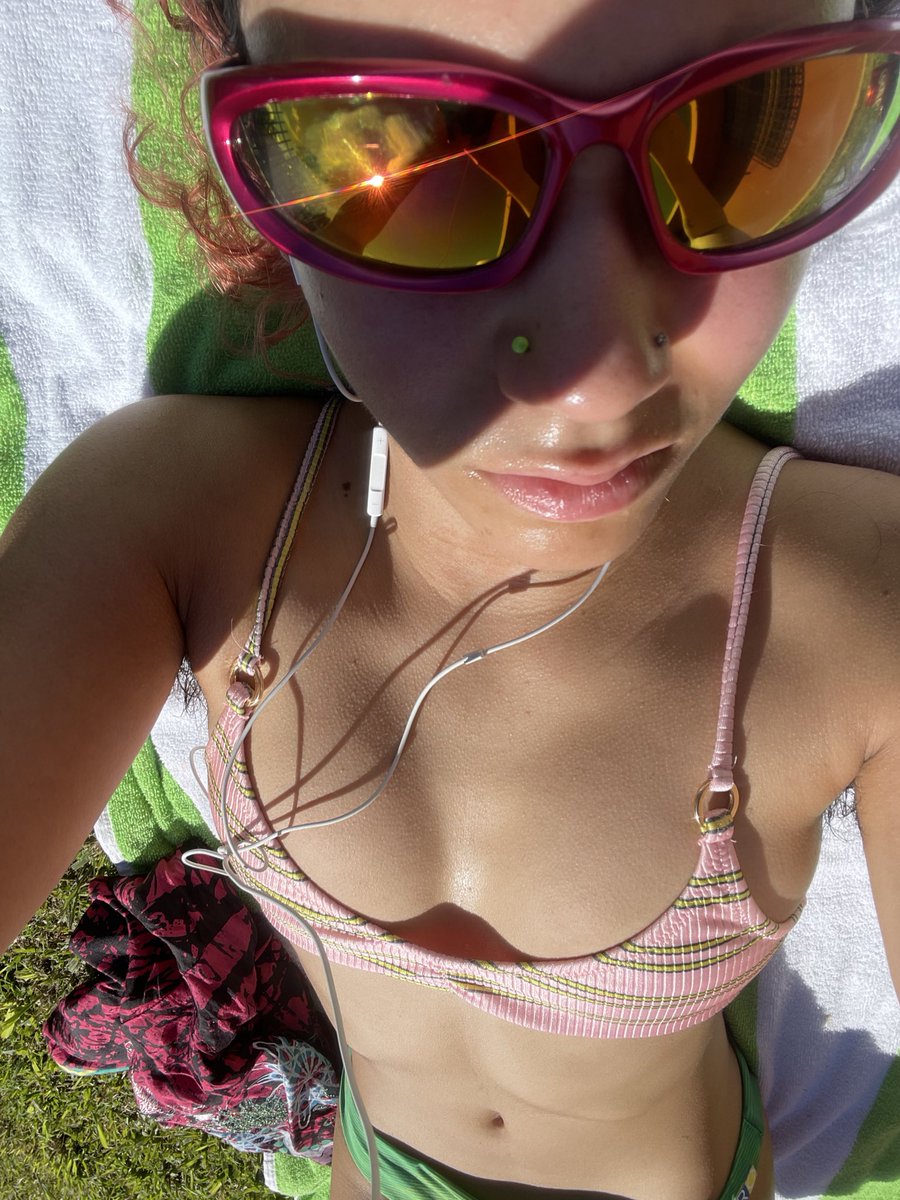 The sun kisses me for free while you beg to pay for the privilege. How does it feel knowing nature loves me more than you ever could?💋💅
Now open your wallet piggy,
$50 to admire me, $100 to cry about it
#bratweather #suckmydicklosers