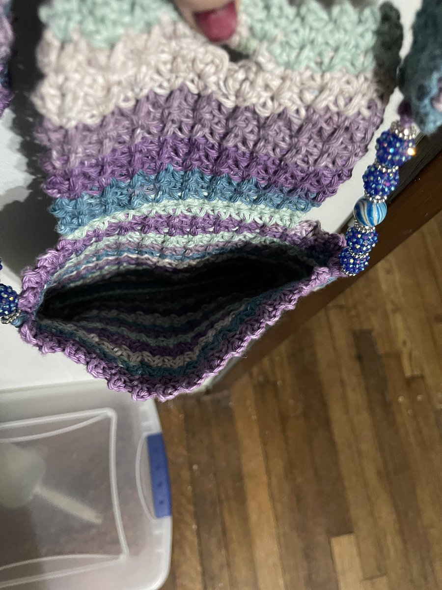 This phone purse is now on my Etsy shop. Go check it out. 

hats4daysandstuff.etsy.com