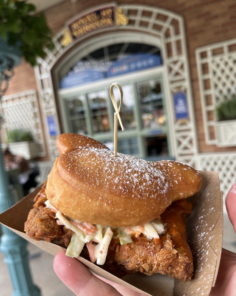 Disney Clips Guy tweet media