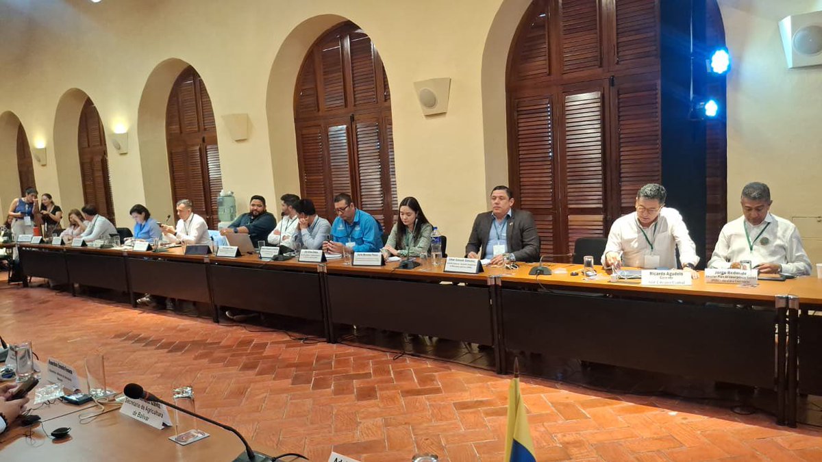 LaRegionCentral's tweet photo. 🇨🇴 Desde Cartagena, nuestro gerente, @ragudelos, participa en la X Reunión de la Red Regional de Sistemas Públicos de Abastecimiento y Comercialización de Alimentos de América Latina y el Caribe #SPAA. Durante la jornada, se destaca la necesidad de fortalecer los sistemas de abastecimiento regional para garantizar alimentos saludables y asequibles, impulsando el desarrollo local y la seguridad alimentaria. 🌱🤝