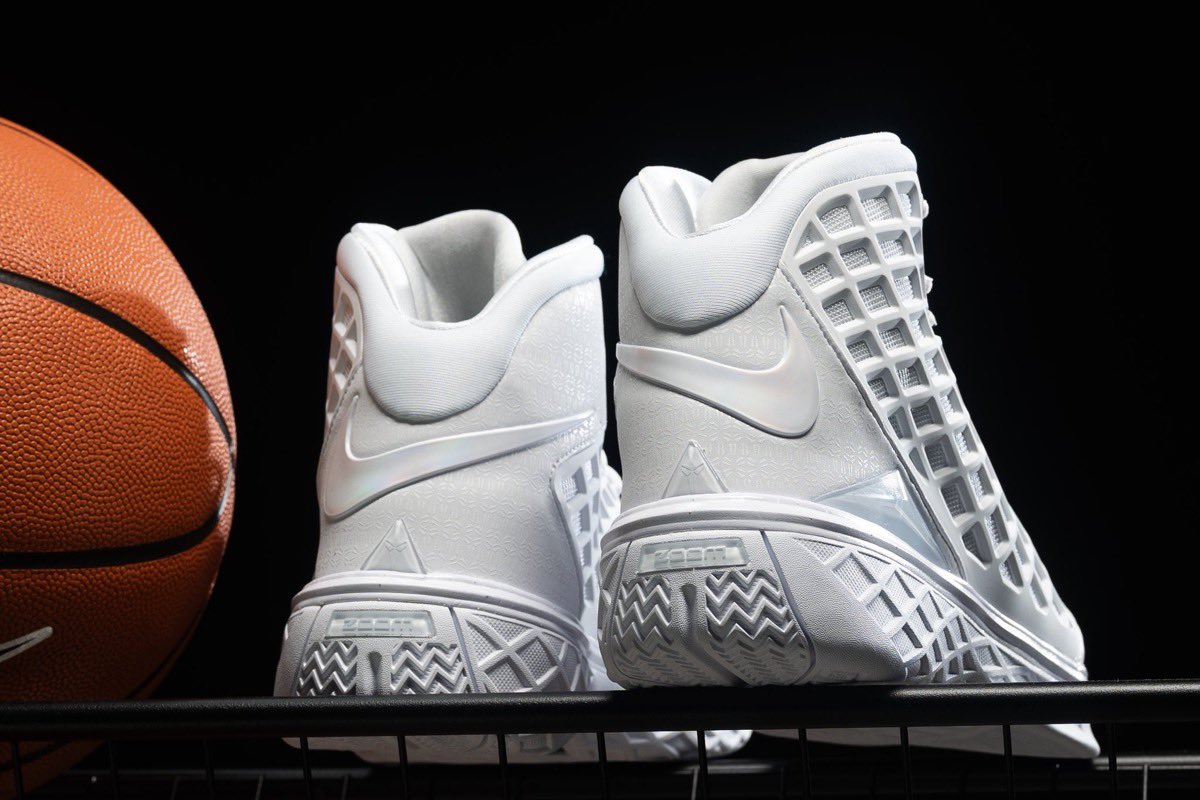 Nike Kobe 3 Protro “Halo”が登場。［HM4351-100 / HQ2304-100