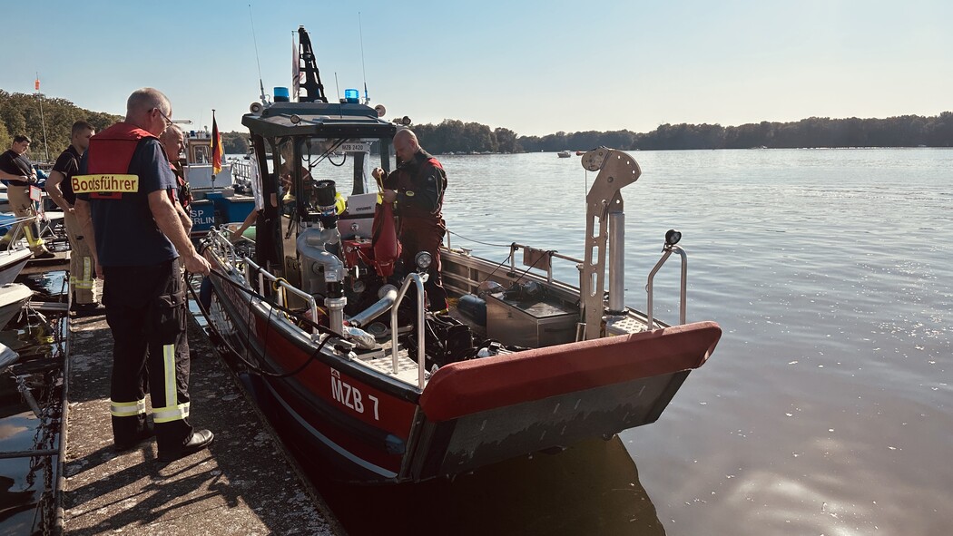 Wasserrettungseinsatz in Tegel dlvr.it/TMT0Lj