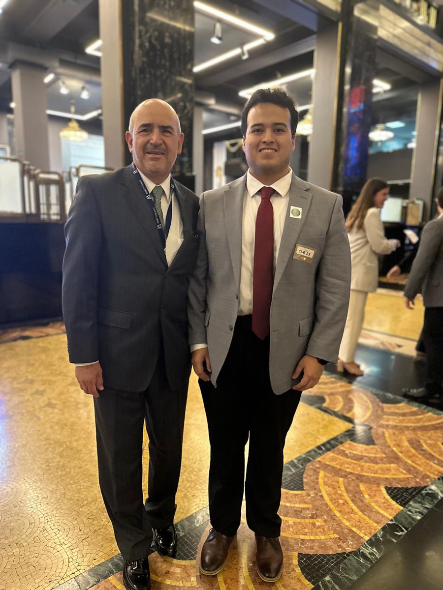 FCSyP_UABC's tweet photo. El Lic. Dieego Sandoval, egresado de Economía, participó en la Reunión Anual de Enlaces Universitarios #Banxico2025 en CDMX.
👏 Representó con orgullo a nuestra Facultad y reafirmó su compromiso con la excelencia académica.
¡Felicidades!
#OrgulloFCSyP #SomosSocialesyPolíticas https://t.co/WQnfQtpfJY