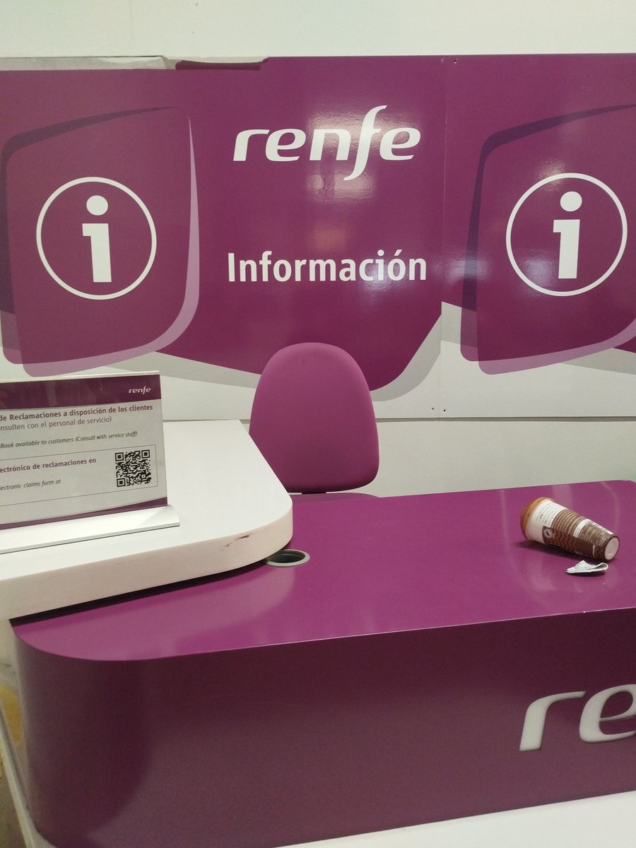 j_edurne's tweet photo. @Inforenfe Actualizad la información por favor. O que venga alguien al punto de información de Chamartín que está vacío hace HORAS! https://t.co/uKp6o9quof