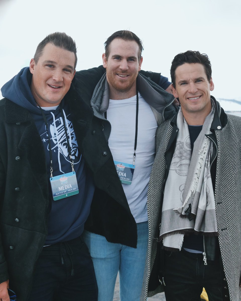 MissinCurfew's tweet photo. 📆: February 20th, 2021
The first ever #FellaTour Live Show for Missin Curfew at the Lake Tahoe #NHL Outdoor games
#MissinJimmy 💙 https://t.co/4VtL29U799