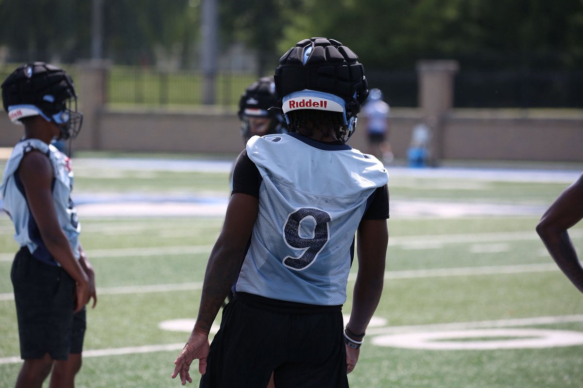 🚨ALUMNI UPDATE🚨

Good luck to <a href="/Jaden_A_Edwards/">Jaden Edwards</a> as he begins his college season with <a href="/Upper_Iowa_FB/">Upper Iowa Football</a> soon! 

#WAGuysDoingBigThings