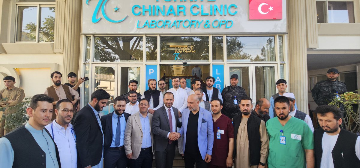 TC_KabilBE's tweet image. Türkiye&apos;nin Afganistan&apos;a sağlık alanındaki desteği sürüyor.

Ülkemiz girişimcilerinin yatırımıyla kurulan Türkiye Çınar Klinik &amp;amp; Laboratuvar dün Kabil&apos;de açıldı.

Girişimcilerimizi Büyükelçiliğimizde ağırlamaktan mutluluk duyduk @CenkUnal