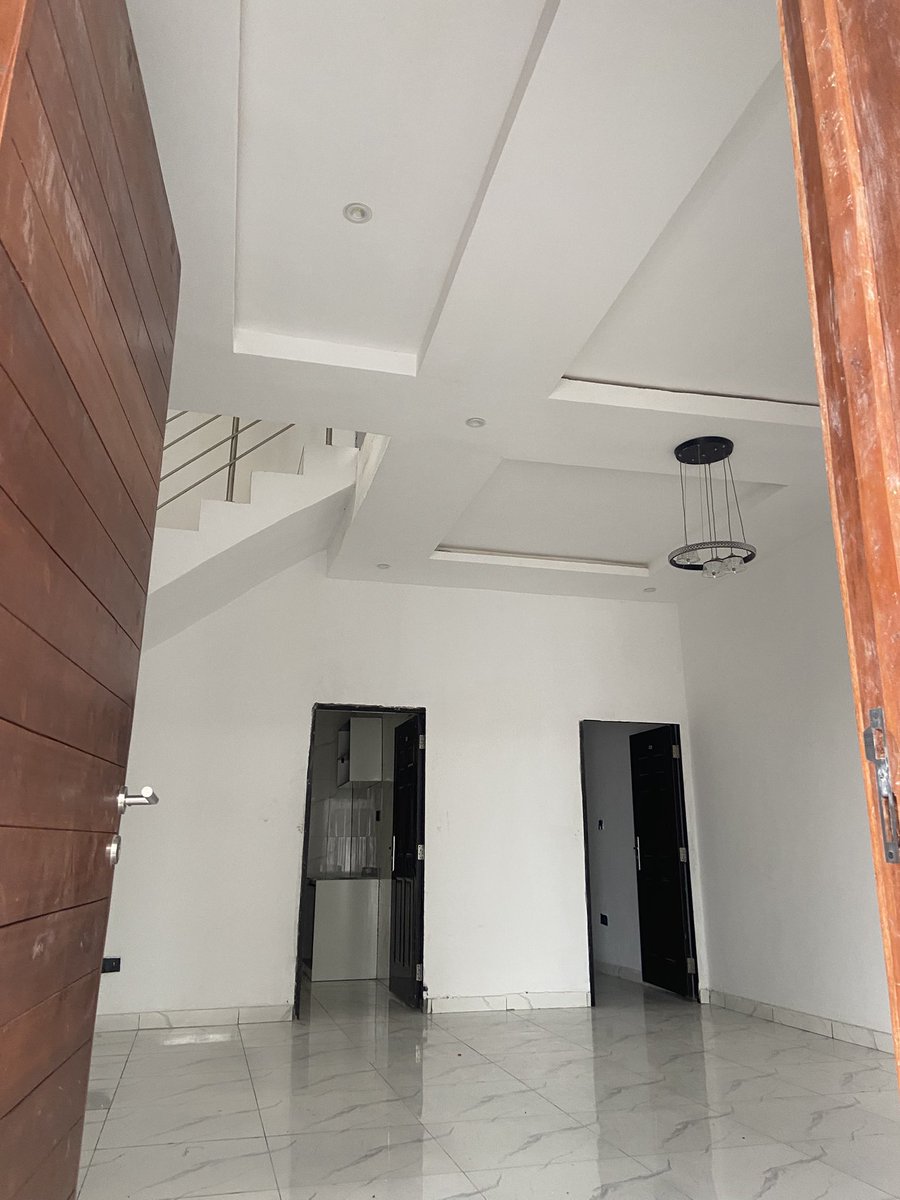 SmileFidelix's tweet photo. 3Bedroom Terrace + BQ
📌Ajah
✅ Governor’s Consent

🇳🇬 Price: ₦80M 
📞 08032283349

#Smile #Properties #Uk #USA #Canada #viral #LagosNigeria #fyp #Australia 
#LuxuryLiving #DreamHome #RealEstateInvestment #SmartBuy #LekkiHomes #HomeSweetHome #NigeriaLuxuryHomes #PropertyForSale https://t.co/Z0IijvT0Rh