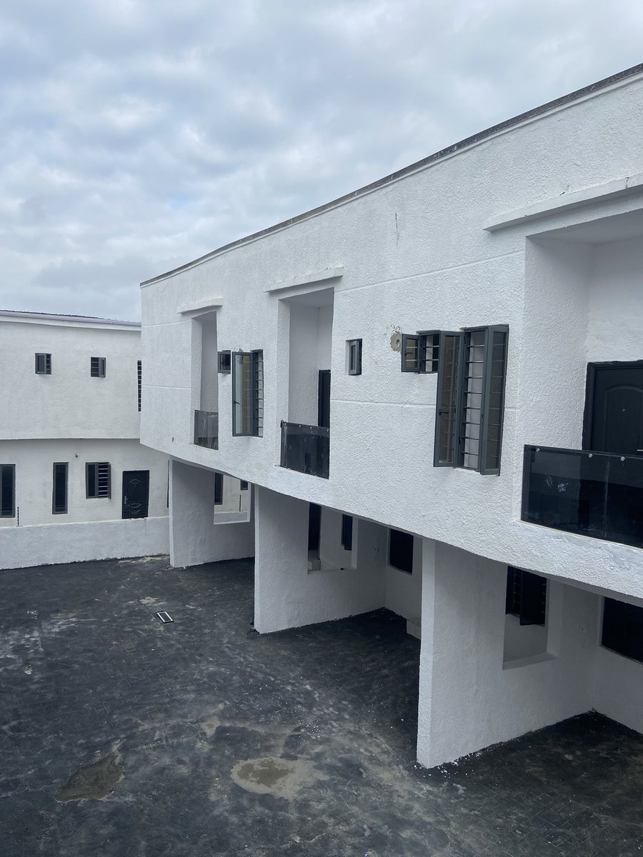 SmileFidelix's tweet photo. 3Bedroom Terrace + BQ
📌Ajah
✅ Governor’s Consent

🇳🇬 Price: ₦80M 
📞 08032283349

#Smile #Properties #Uk #USA #Canada #viral #LagosNigeria #fyp #Australia 
#LuxuryLiving #DreamHome #RealEstateInvestment #SmartBuy #LekkiHomes #HomeSweetHome #NigeriaLuxuryHomes #PropertyForSale https://t.co/Z0IijvT0Rh