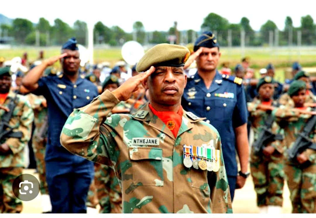 BizGuru4's tweet photo. @ChrisExcel102 Congratulations to this one Chris,

I must also give it to you for defying being bought to sell General Lieutenant Commissioner @GeneralMkhwanaz, you displayed a true patriotic spirit right there &amp; my man you also got into my good books.

Respect to you Chris 🫡🫡 https://t.co/4vgqpF8qgN