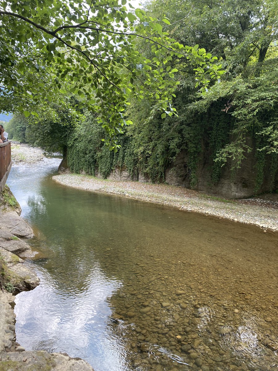 Minik bir kasabanın muhteşem yerleri…
#karadeniz
#köy