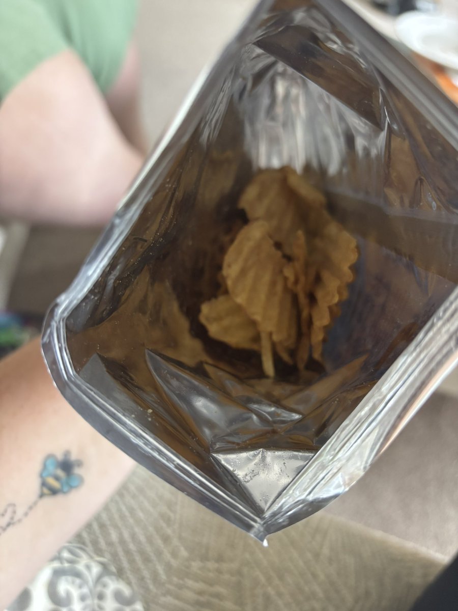 Joflo39's tweet photo. @SeabrookCrisps, imagine my disappointment to open a bag of beefy crisps to not even get a quarter of the bag full, https://t.co/kENtL22Twd