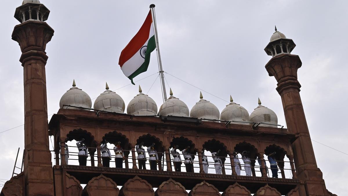 The Hindu (@the_hindu) on Twitter photo Prime Minister Narendra Modi will lead the 79th Independence Day celebrations on August 15 from the historic Red Fort in New Delhi, reports <a href="/saurabh3vedi/">Saurabh Trivedi</a>
thehindu.com/news/national/… Prime Minister Narendra Modi will lead the 79th Independence Day celebrations on August 15 from the historic Red Fort in New Delhi, reports <a href="/saurabh3vedi/">Saurabh Trivedi</a>
thehindu.com/news/national/…