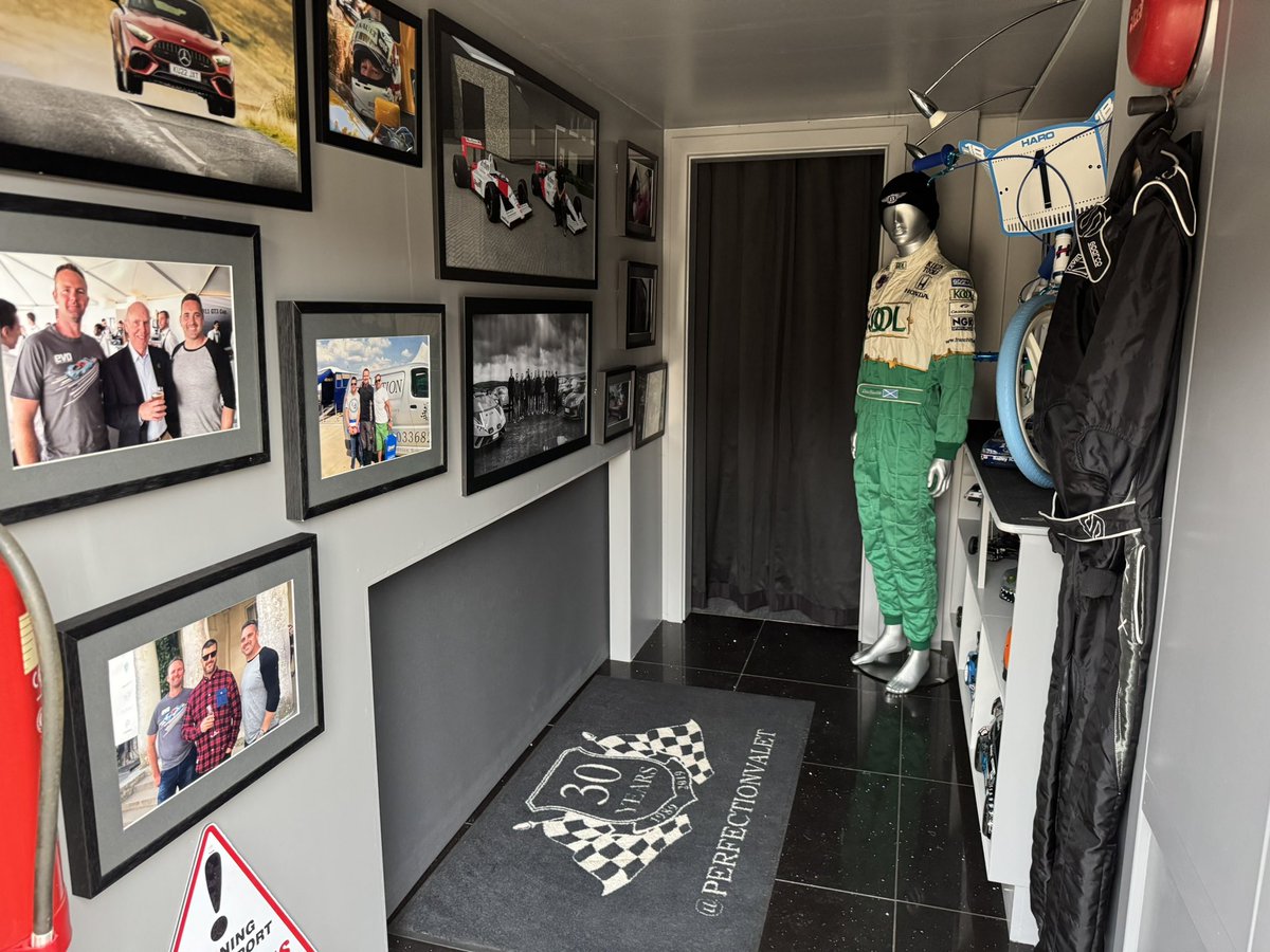 With the new Entrance into PVHQ now finished it not only adds privacy by preventing uninvited guests seeing inside but it also creates lots of wall space for more memorabilia!