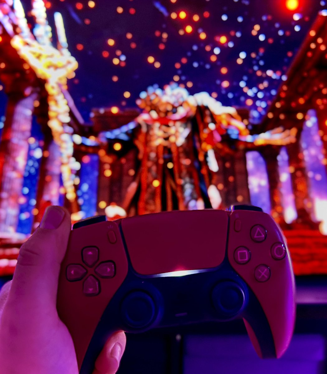 Holi✨

Hoy cayeron Malenia y Mohgwyn, señor de la sangre para ir a Shadow Of The Erdtree y casi me da un infarto💀

NO VEÍA AL NPC, no se instaló el DLC🫠

Menos mal que no se fastidió la partida, al instalarlo ya me salía🙈

Seguimos road to platino😜

Buenas tardes familia💜