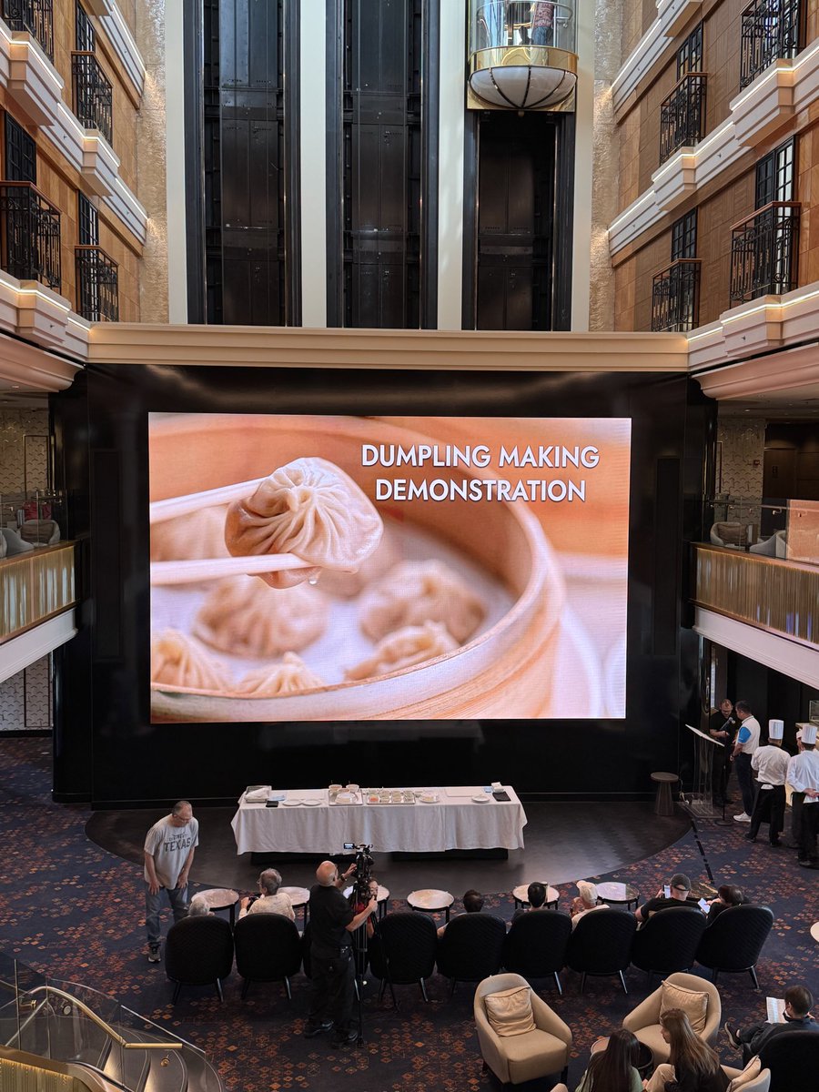 每次上去郵輪，都好像都在逃避某些事情

確實也是 🫩

Norwegian Cruise Line, 11 days, Asia