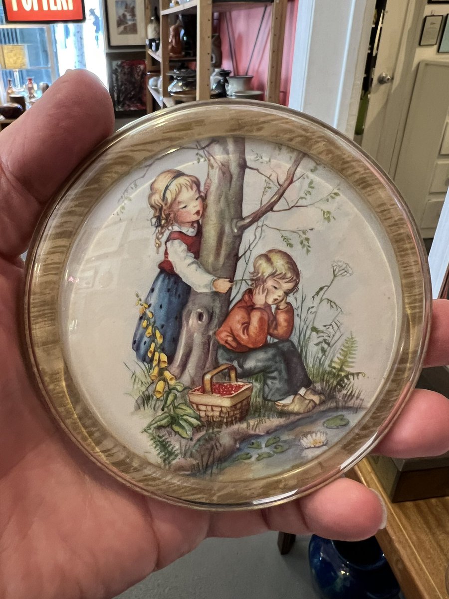 CharlieBGallery's tweet photo. Fantastic items being added daily at

Charlie B Gallery &amp; VCAM
114 W Telegraph St
Carson City, Nevada
USA

11-6 Wed-Sat 11-3 Sun
775-575-7333 https://t.co/3ElgnPkfji