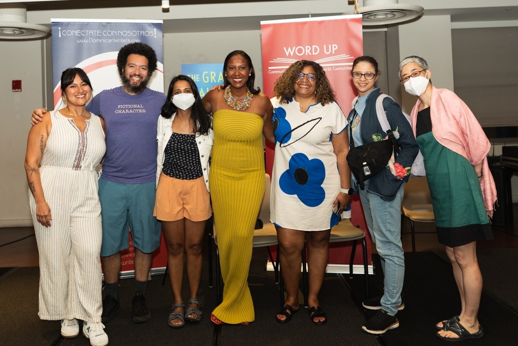 ¡Feliz lanzamiento, Cleyvis! Nuestro evento del lunes fue todo un éxito, con tantos miembros de la comunidad que te adoran a ti y a tus libros.  Gracias a Angie Cruz, Naima Coster, Erika Morillo, Dominican Writers, Alianza Dominicana Cultural Center y nuestros voluntarios!